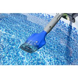 Flowclear™ batteriebetriebener Poolsauger AquaTech™