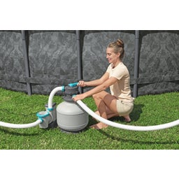 APX365™ Winterfestes Frame Pool Komplett-Set Ø 549 x 132 cm - Set mit Pool, Sandfilteranlage, Filterbällen, Sicherheitsleiter, Abdeckplane, Reparaturflicken