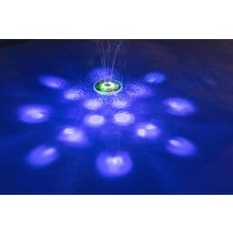 Poolfontäne mit solarbetriebenen LED-Licht