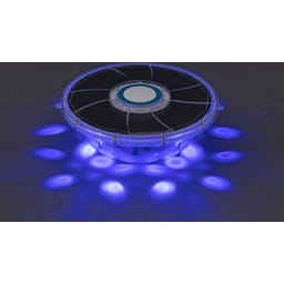 Poolfontäne mit solarbetriebenen LED-Licht