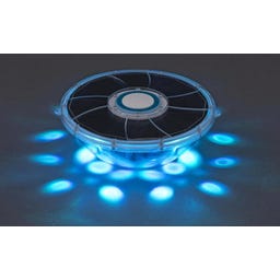 Poolfontäne mit solarbetriebenen LED-Licht