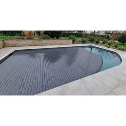 Rollabdeckung Contura Rechteckig 1000 x 500 cm - Kristallschwarz - Polycarbonat Solarlamellen