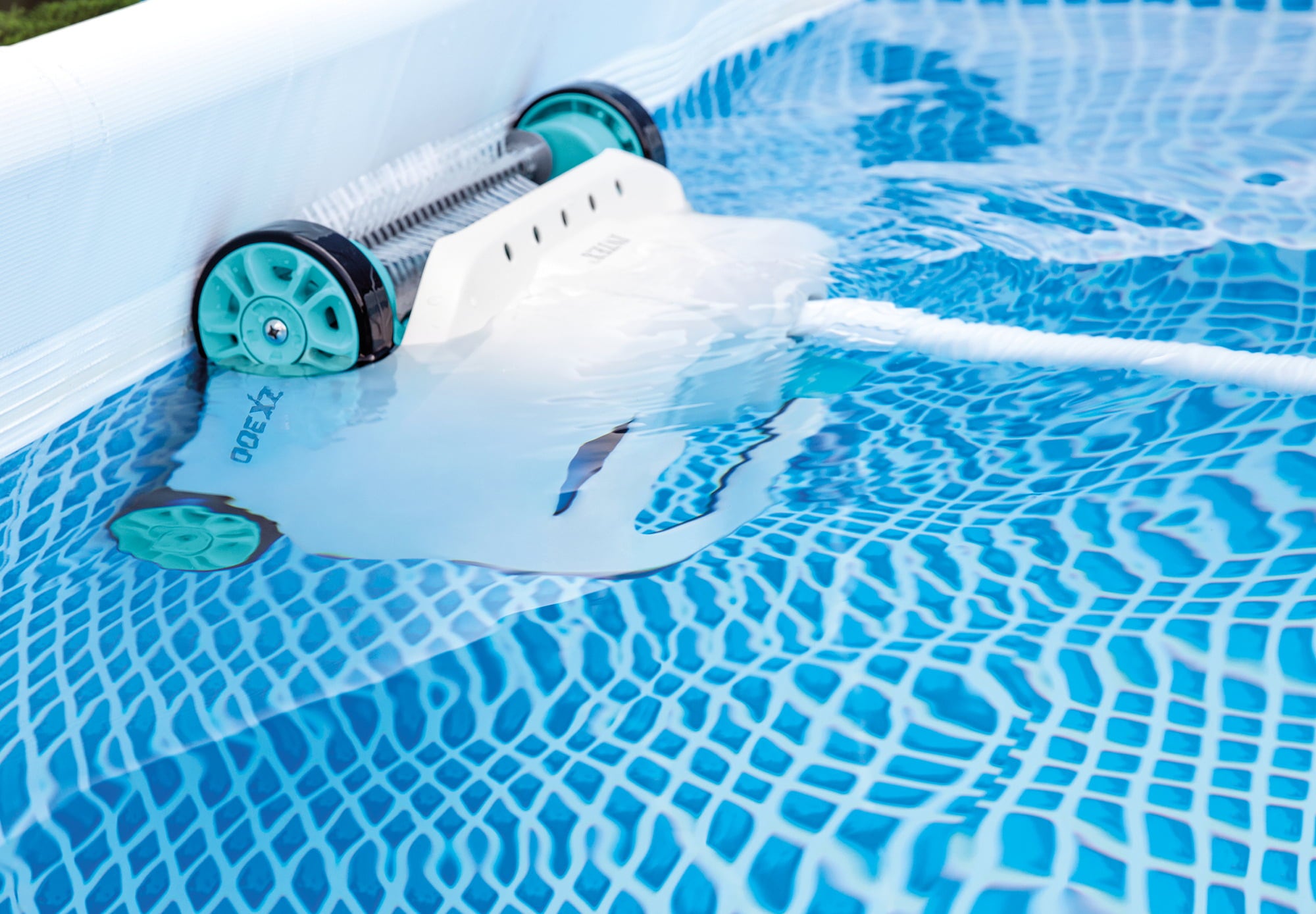 Swimming deals pool cleaner